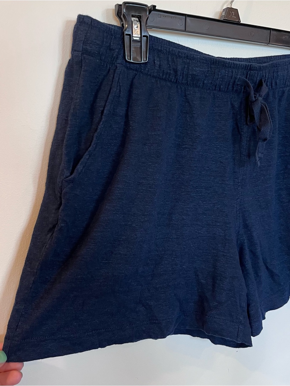 Tahari 100% Linen Shorts Womens Large Navy Blue Pockets Comfort Soft Lightweight - Picture 2 of 4